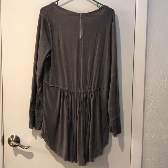 Super soft and stylish gray blouse - Picture 4 of 4